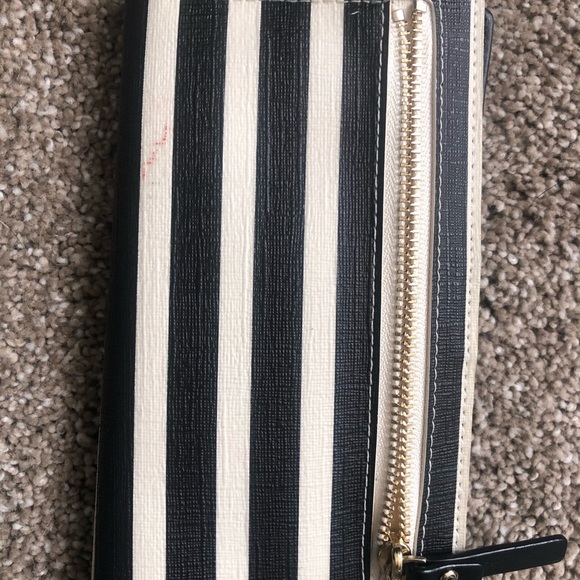 Kate Spade Wallet - Picture 3 of 3